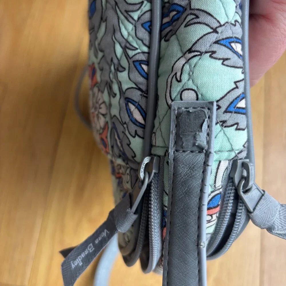 Vera BradleyTrimmed Crossbody Purse Bag in Fan Flowers
